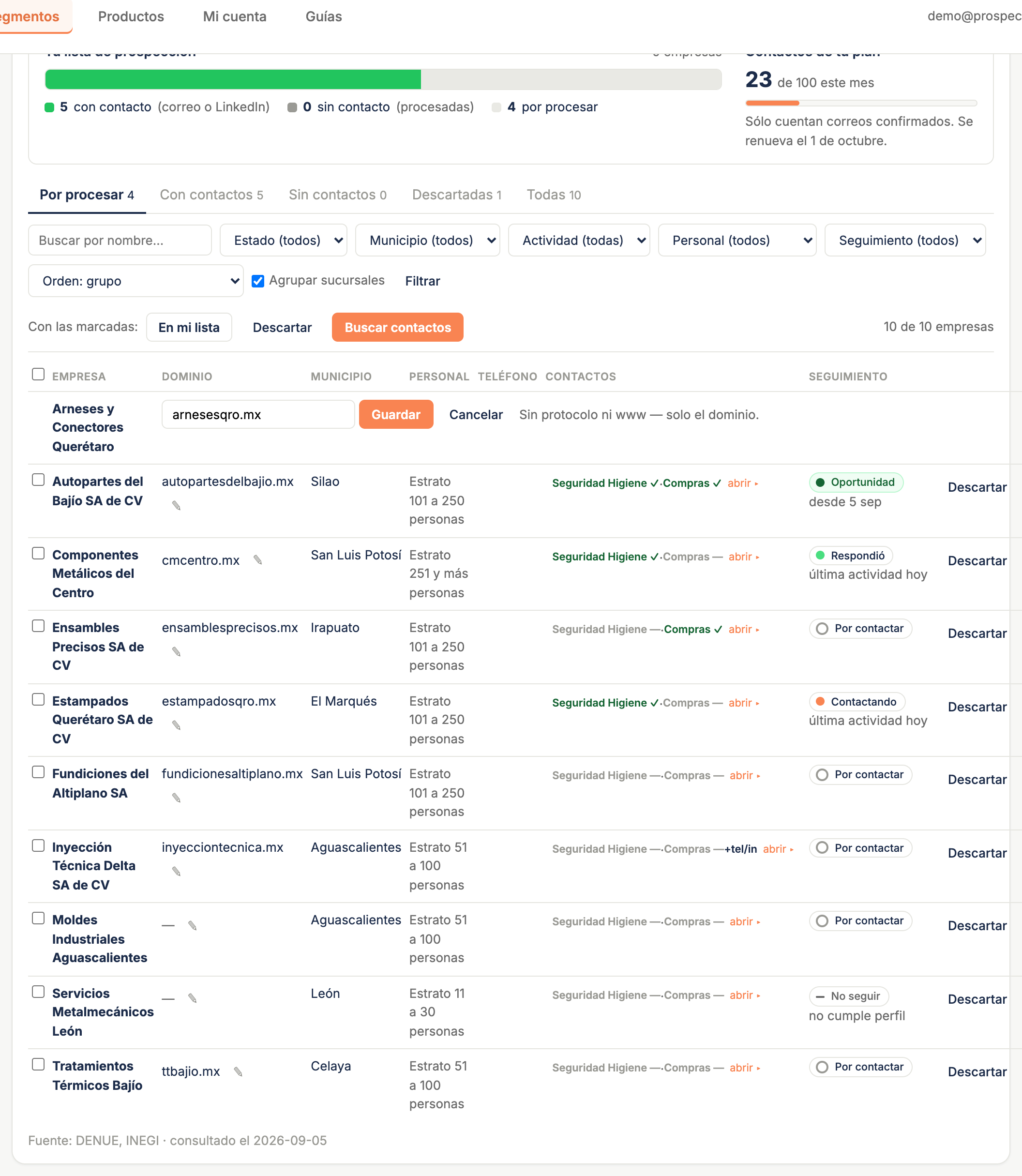 La fila en modo edición de dominio, con el campo, "Guardar" y "Cancelar"